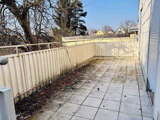 Im Grünen gelegen… die Terrasse auf der Südwestseite des Hauses