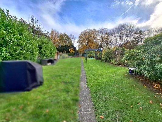 Garten ( rechte Seite )