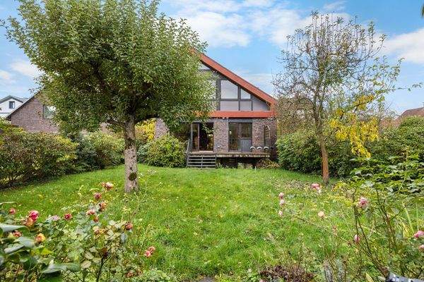 Garten und Haus von hinten