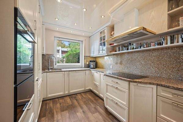 Hochwertige Einbauküche