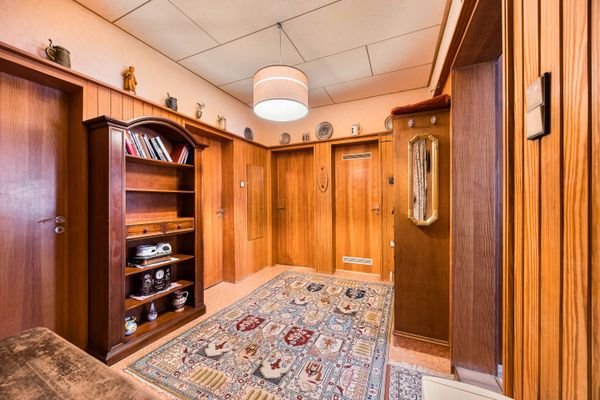 Zentraler Flur der Wohnung im 2. Obergeschoss