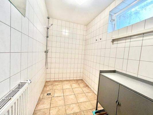 28_Keller Dusche.jpeg