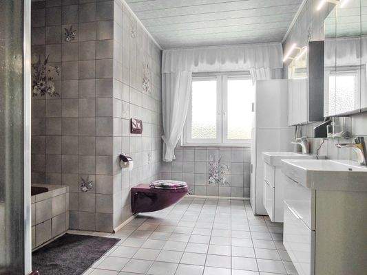 Badezimmer / EG