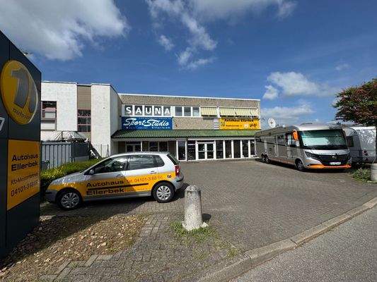 Frontansicht Außen Fitness  