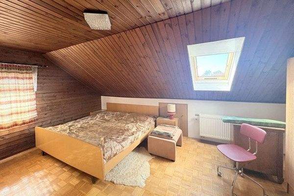 Schlafzimmer - DG