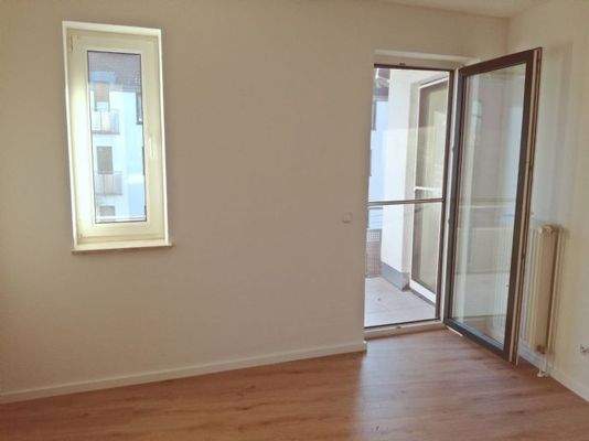 Schlafzimmer Austritt zur Loggia