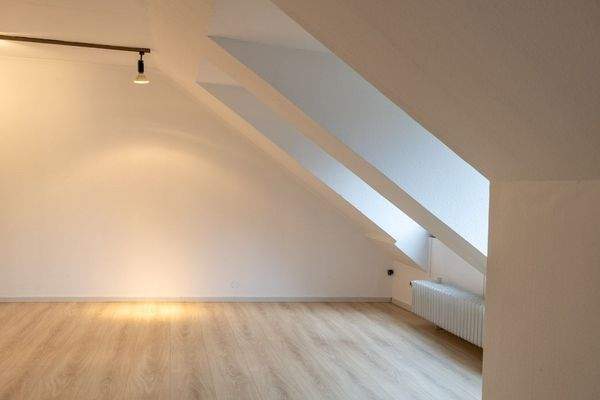 Familienidyll in Bogenhausen: Doppelhaushälfte mit sonnigem Westgarten & Grünblick