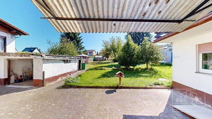 Hof - Garage - Garten