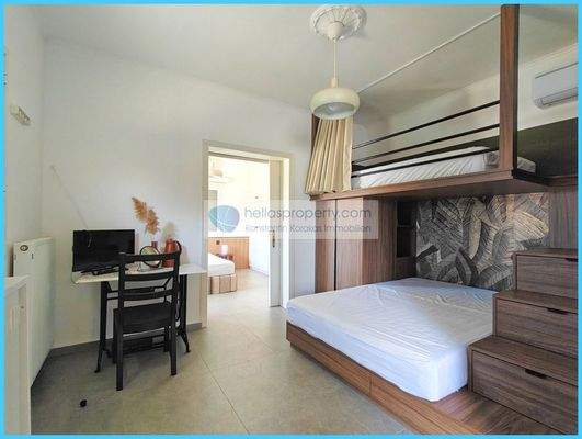 c2e409f66cfb42b7b5ee05d7ad91fea4-original