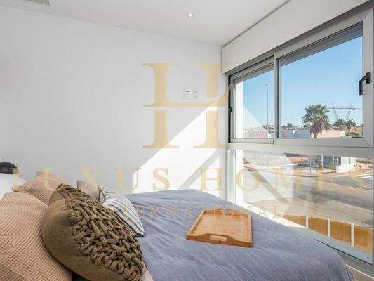 BAJA RESOLUCION (18)