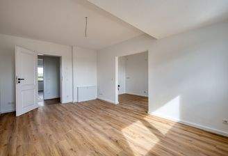 Wohnzimmer, Blick zur Küche