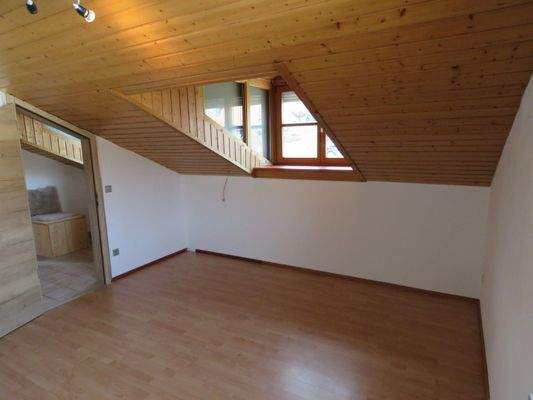 Kinderzimmer mit Dachgaube 