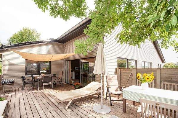 Großzügige Dachterrasse OG