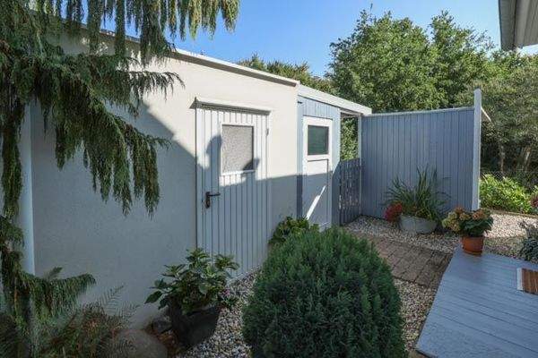 Garage u. Abstellhaus