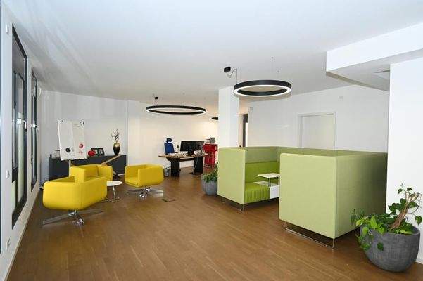 Attraktive Ladeneinheit