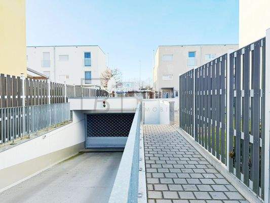 Tiefgaregeneinfahrt1