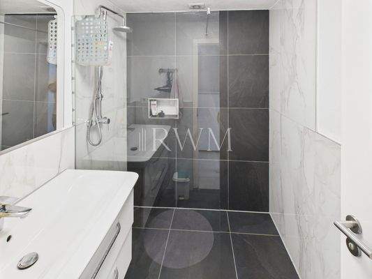 Haupthaus - Erdgeschoss  Badezimmer