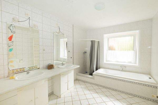 Badezimmer Wohneinheit 4