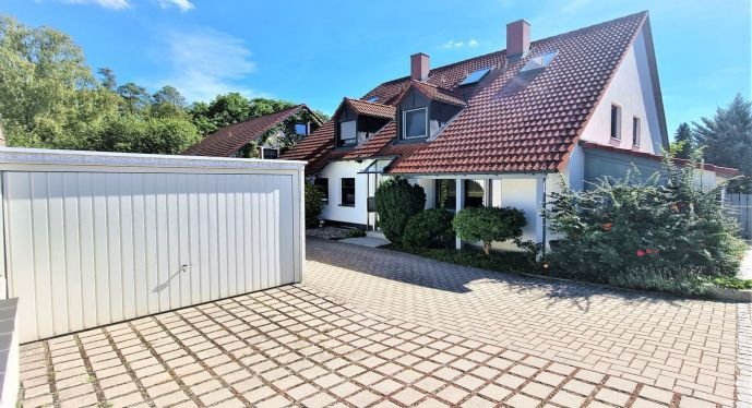 Traumhaft schöne Doppelhaushälfte in Schwabach-Wolkersdorf