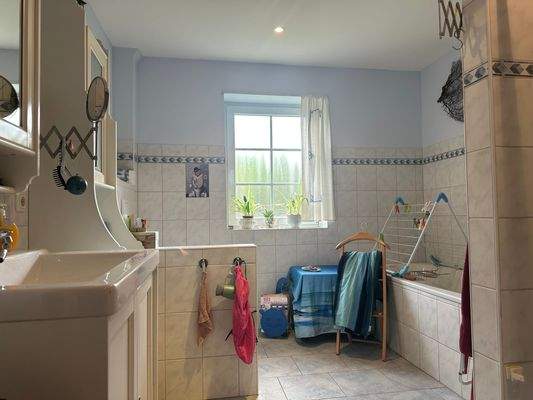 Wannen und Duschbad EG