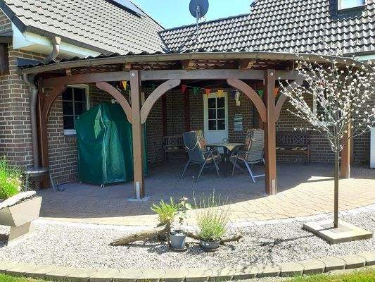 überdachter Terrassenbereich