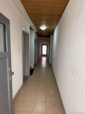 Vordergebäude EG Flur