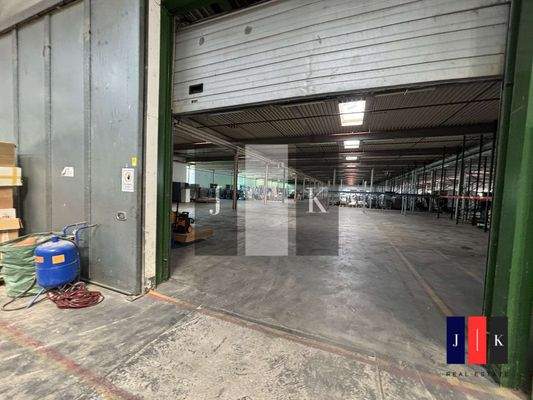 Halle Innenansicht 3