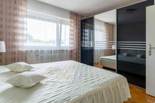 Schlafzimmer mit Platz