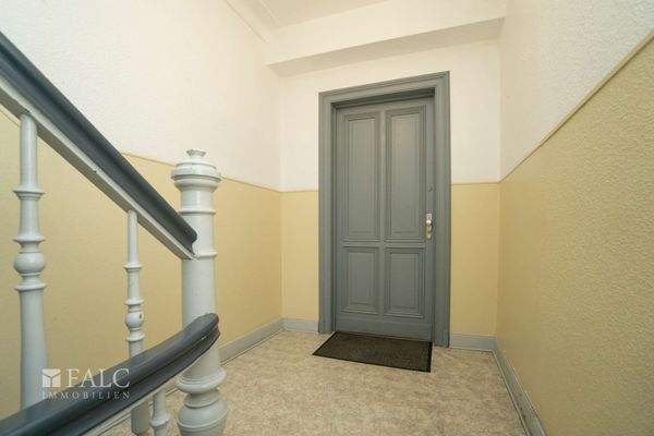 Treppenhaus 1.Obergeschoss-Tür Vorderhaus