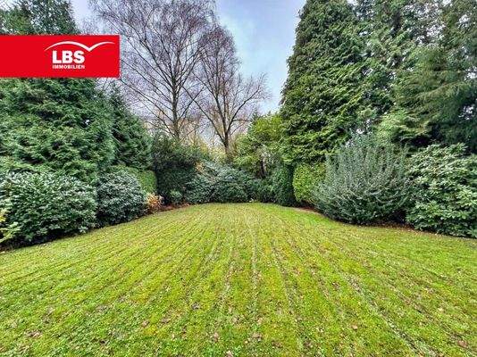 Blick von der Terrasse ins Grüne