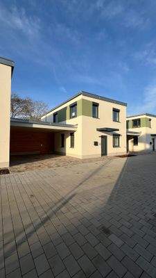 KH 33 mit zwei Carportstellplätzen