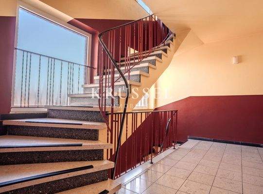 Das Treppenhaus des Wohnabschnittes 