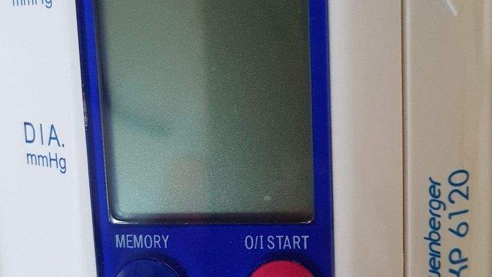 Behandlungsräume zur Blutdruckmessung etc.