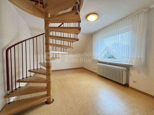 Büro Aufgang Spitzboden