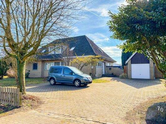 Hausansicht Einfahrt