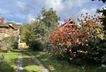 Weg zur Villa mit Garagen