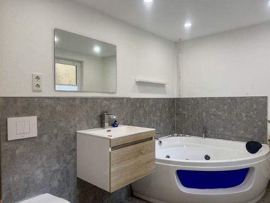 Badezimmer im Erdgeschoss