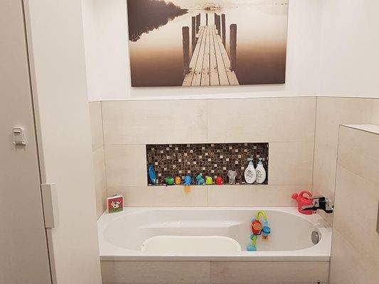 Bad-Richtung-Wanne-min