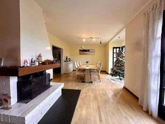 Wohn- und Essbereich mit Kaminofen