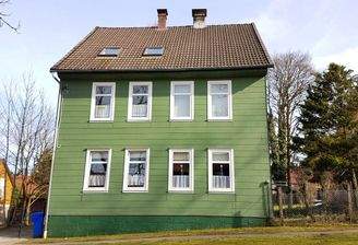 Hausansicht Straßenseite.jpg