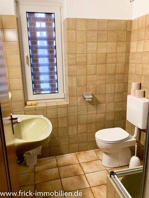 26-Duschbad-WC EG.JPG