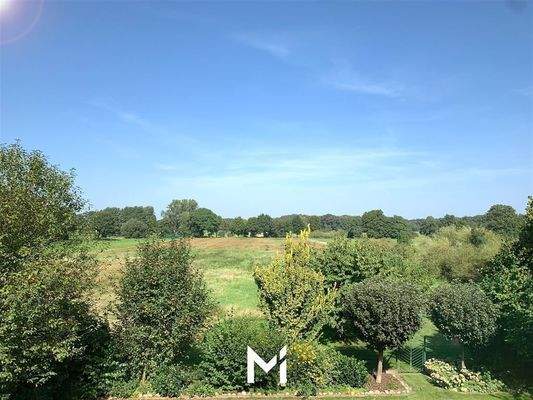 unverbaubarer Blick auf die eigene Wiese