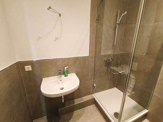 DG: Bad mit Dusche Bild 3