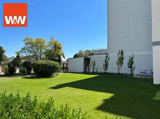 Grünanlage vor dem Haus