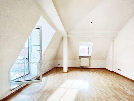 helle und ansprechende Wohnräume, Zugang zur Dachterrasse