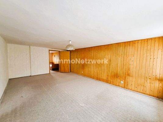 Ansicht Schlafzimmer mit Blick in kl. Zimmer OG