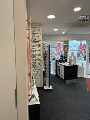 Ladenvon hinten links.jpg