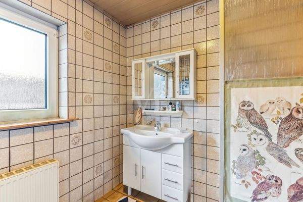 Badezimmer mit Dusche - EG