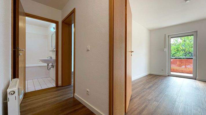 1052-06 Blick in die Wohnung.jpg