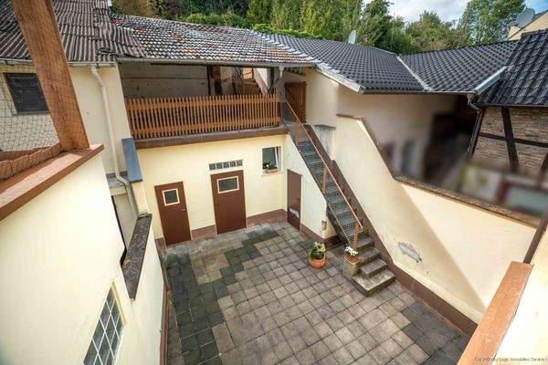 Innenhof mit Nebengelass